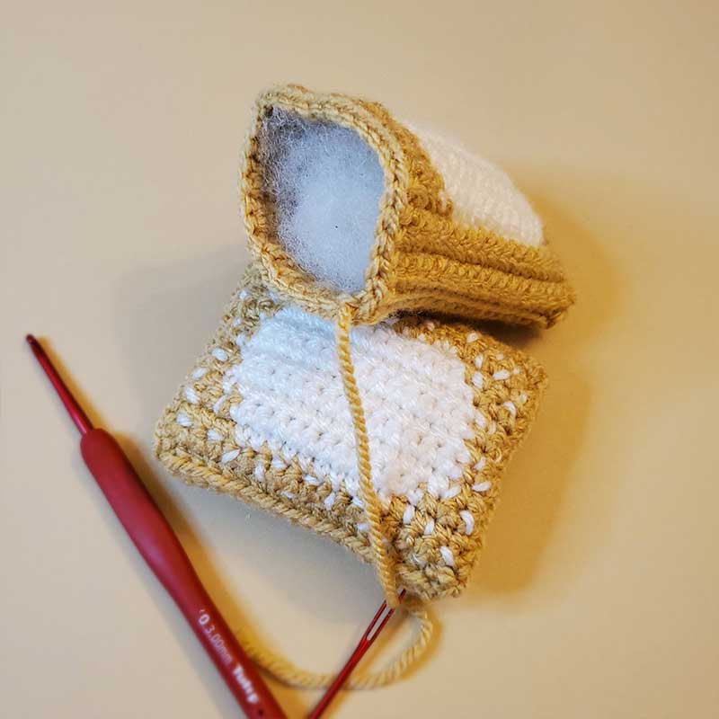 stuffing the crochet beignet