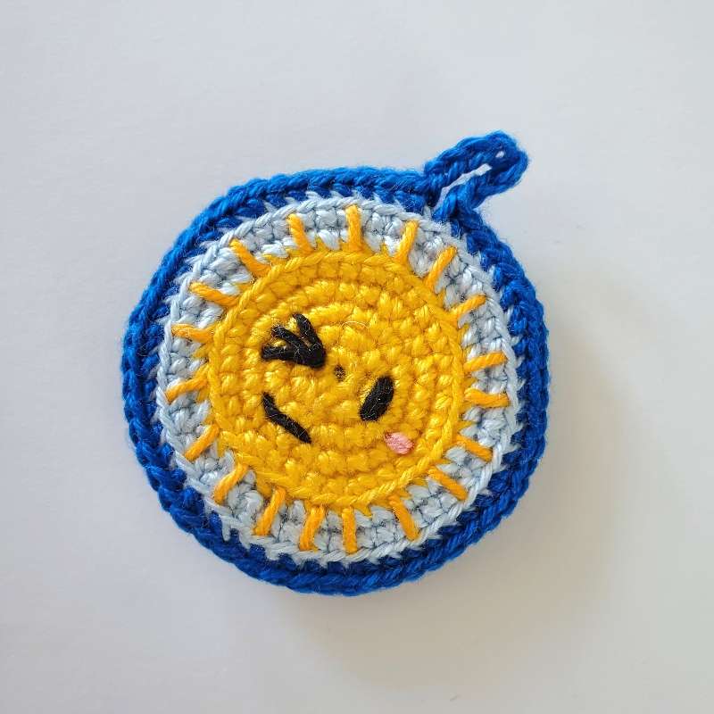 crochet sun  and moon ornament free pattern