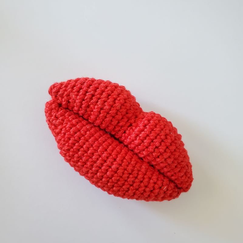red crochet lips